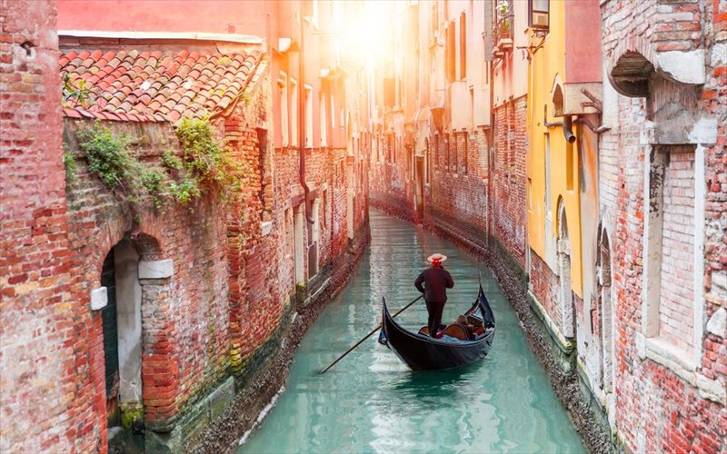 i-ryanair-sundeei-rodo-me-benetia