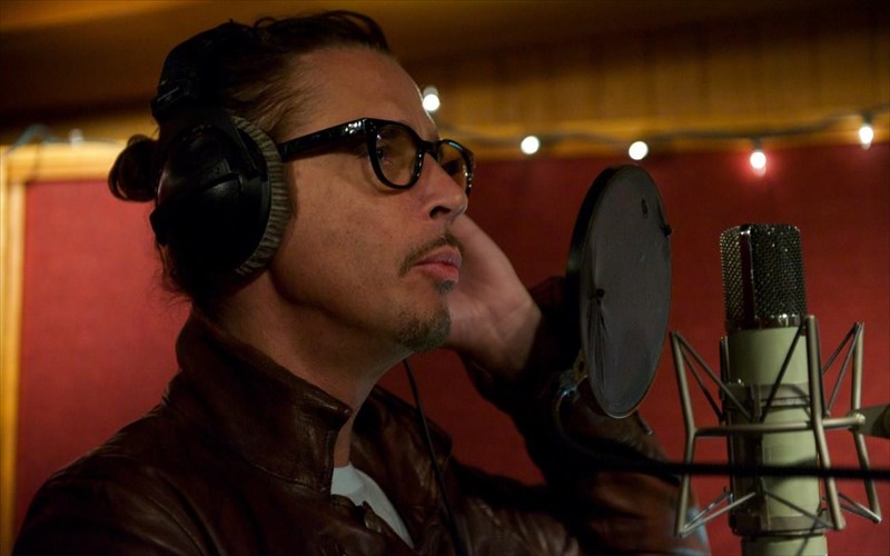 o-chris-cornell-diaskeuazei-John-lennon-prince-Janis-Joplin-kai-guns-n-roses