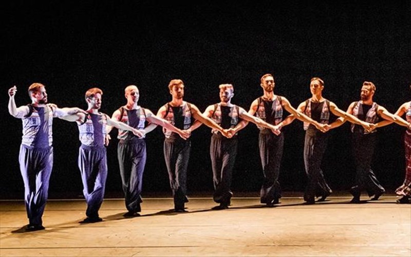 to-the-thread-erxetai-se-online-streaming