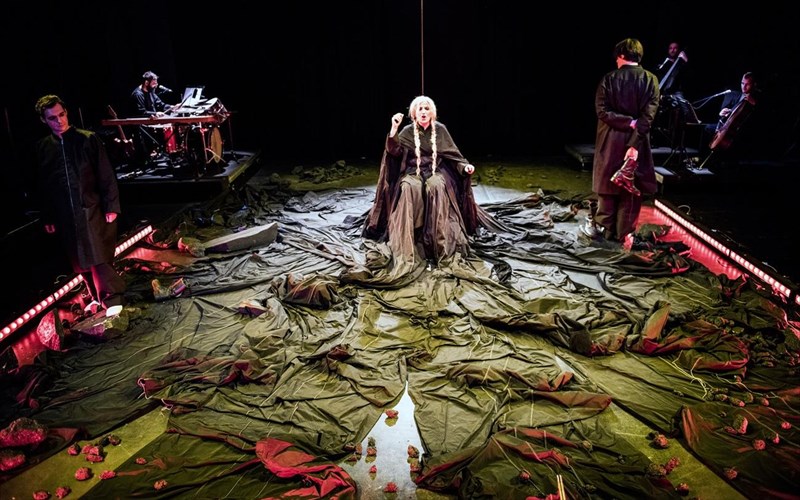 medeas-songs-i-martha-frintzila-anebazei-euripidi-sto-ethniko