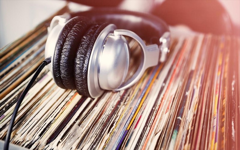 afieroma-moysiki-ti-kratame-apo-to-2020-kai-ti-perimenoume-apo-to-2021