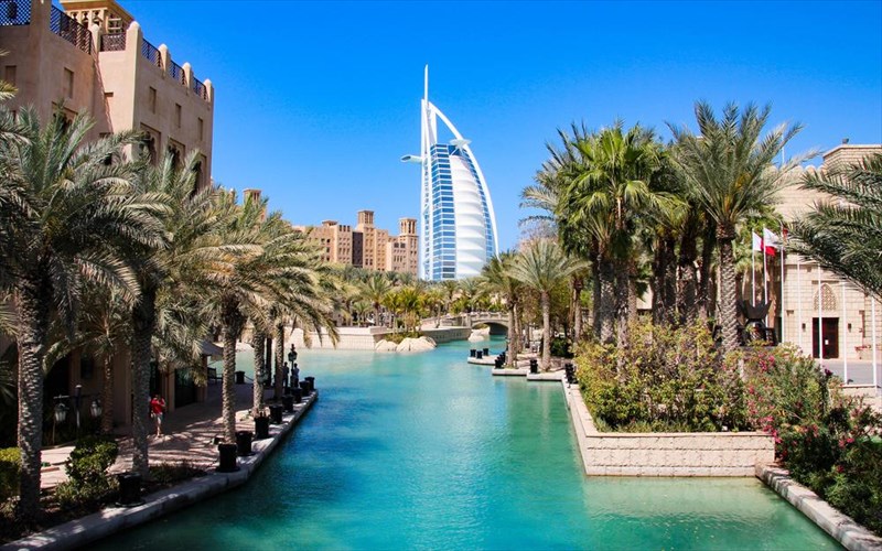 neo-entuposiako-resort-pou-tha-epipleei-erxetai-sto-ntoumpai