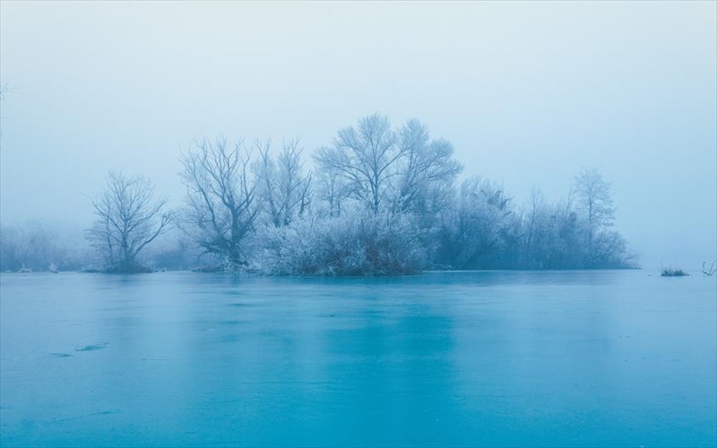 pente-idiaitera-kairika-fainomena-pou-sumbainoun-mono-ton-xeimona