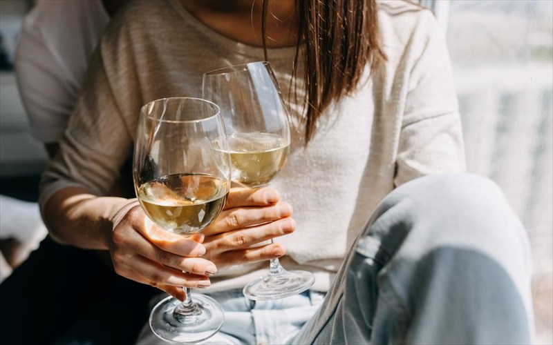 tips-gia-na-apolausete-to-krasi-sto-spiti