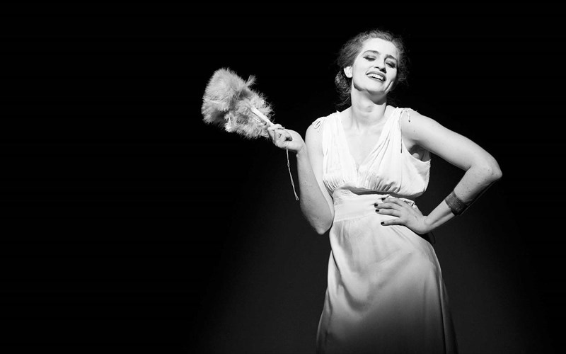 theatro-stathmos-goes-online-gia-tin-eleni-me-tin-maria-kitsou