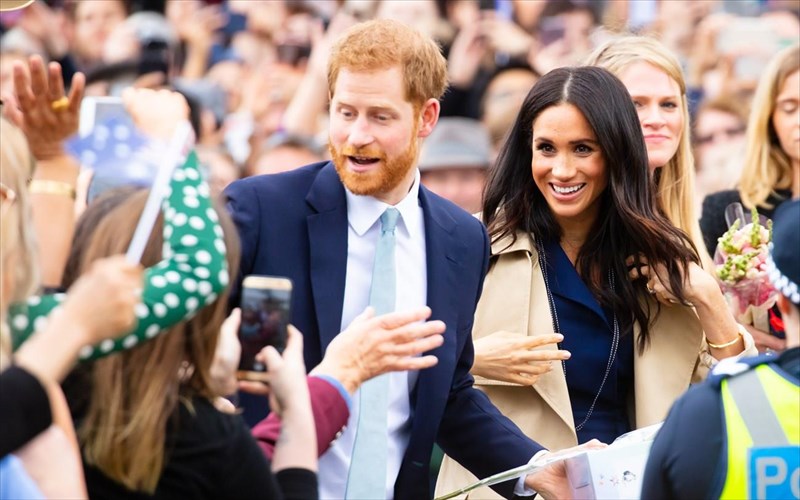 poio-aroma-forouse-i-meghan-otan-gnorise-ton-harry-meghan-otan-gnorise-ton-harry