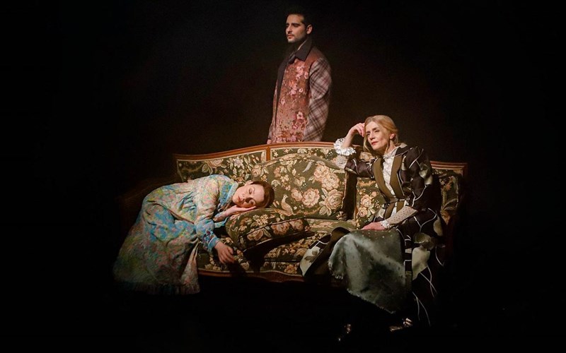 o-gualinos-kosmos-tou-giorgou-nanouri-ksana-stis-othones-mas