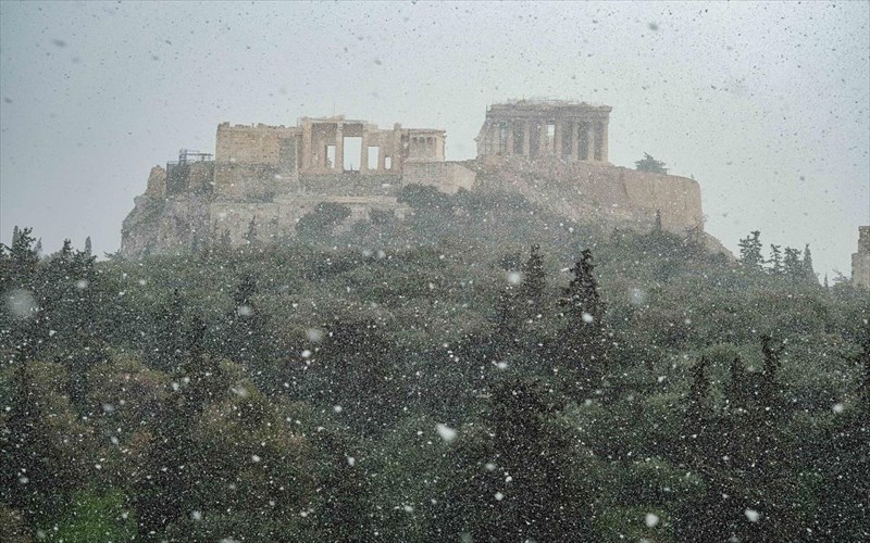 bolta-sti-xionismeni-athina-tis-mideias