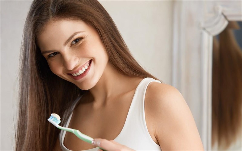 ti-einai-i-fusiki-odontokrema-kai-giati-prepei-na-ti-xrisimopoieite-fusiki-odontokrema-kai-giati-prepei-na-ti-xrisimopoieite