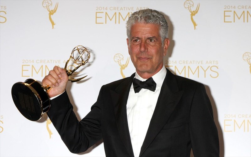 o-muthistorimatikos-anthony-bourdain-sti-mikri-othoni