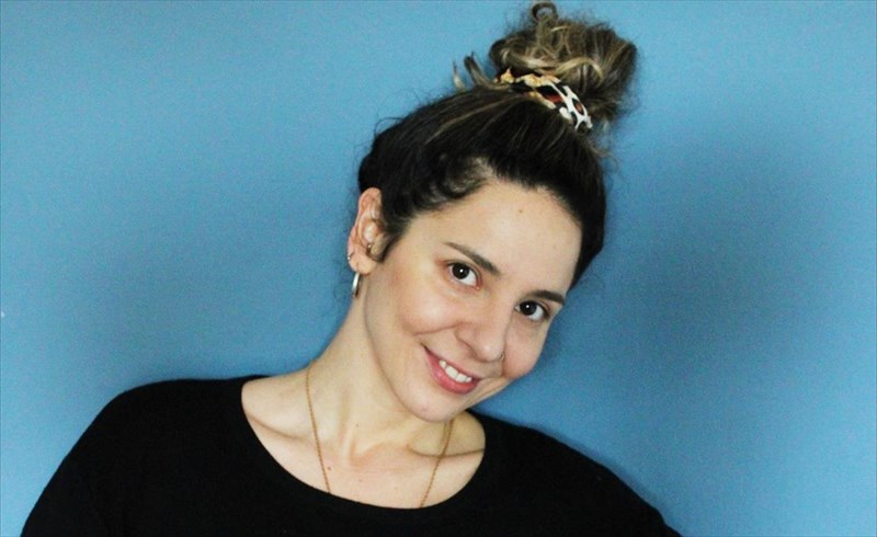 ybonni-tzatha-i-idiaiterotita-tis-rozmari-sxetizetai-me-tin-idiaiterotita-tis-periodou-pou-zoume