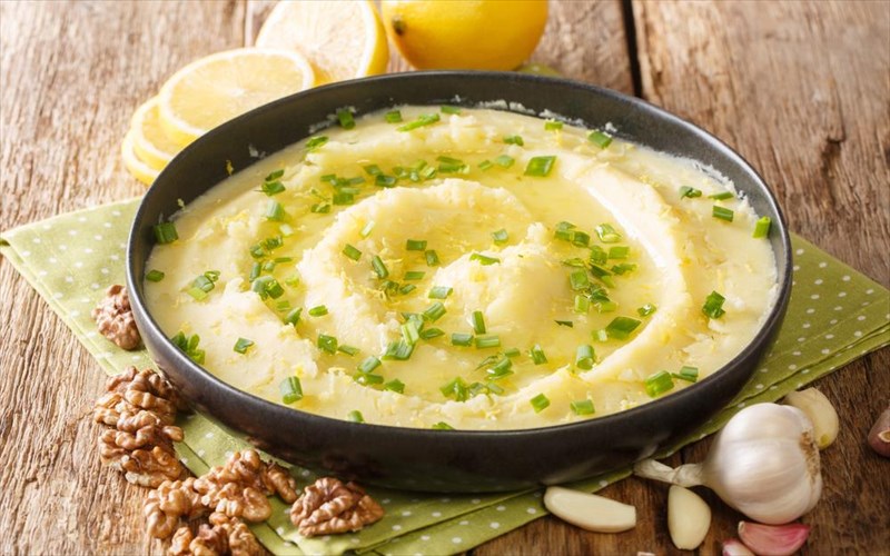 tessera-estiatoria-gia-na-paraggeilete-mpakaliaro-skordalia