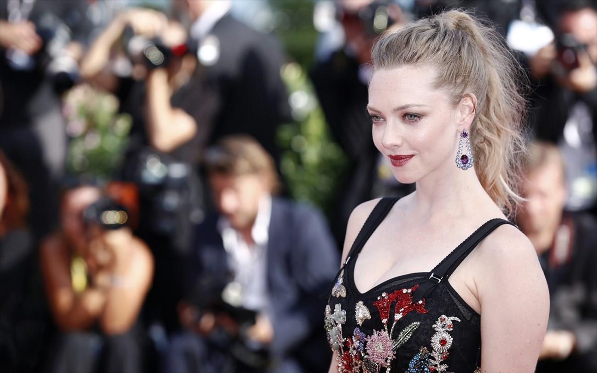 i-amanda-seyfried-se-mia-stigmi-apotheosis-tis-omorfias-tou-paliou-xoligount