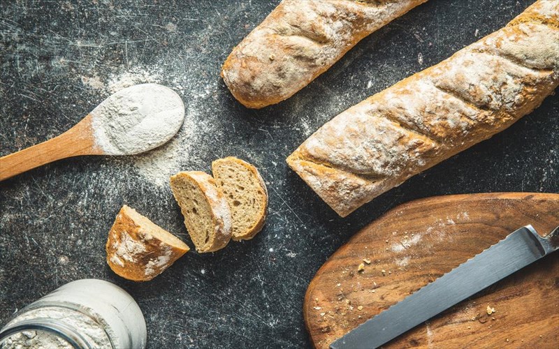 pente-fournoi-gia-afrato-psomi-stin-athina