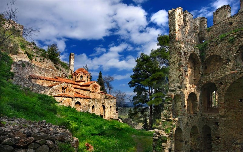 morias-21-taksidi-ston-topo-pou-anapse-i-floga-tis-ellinikis-epanastasis-floga-tis-ellinikis-epanastasis