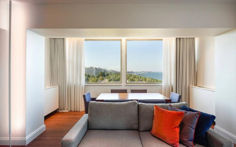 to-makedonia-palace-anoigei-se-liges-imeres