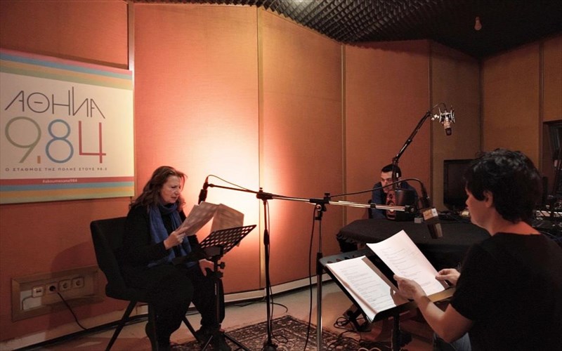 to-sotiria-me-lene-stin-plateia-theatrou-tou-athina-984