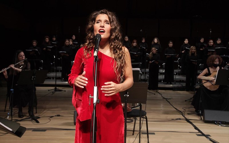 o-epitafios-kai-o-dionusos-tou-miki-theodoraki-erxontai-stis-othones-mas-tin-m-paraskeui-dionusos-tou-miki-theodoraki-erxontai-stis-othones-mas-tin-m-paraskeui