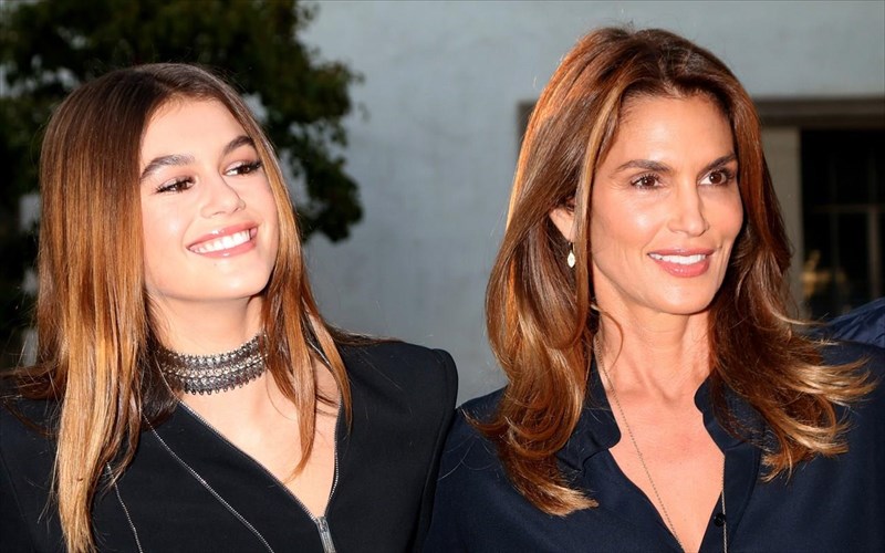 7-celebrities-apokaluptoun-ta-mustika-omorfias-pou-tous-didakse-i-mama-tous-mama-tous