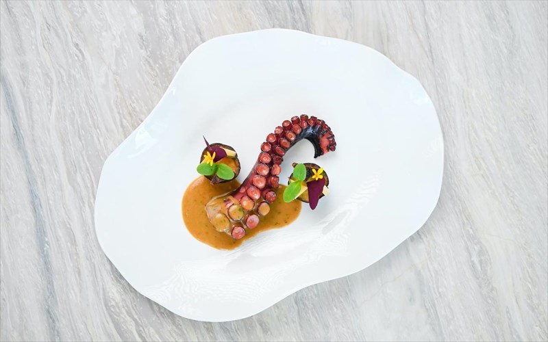 thalassina-aromata-sto-estiatorio-pelagos-tou-four-seasons-athens-pou-anoigei-suntoma