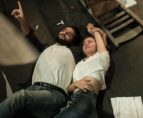 oi-kato-ap-t-asteria-gia-3i-xronia-stin-taratsa-tou-theatrou-lampeti