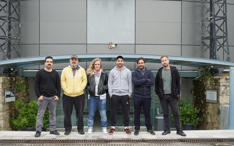 xartopolemos-stin-plateia-theatrou-tou-athina-984