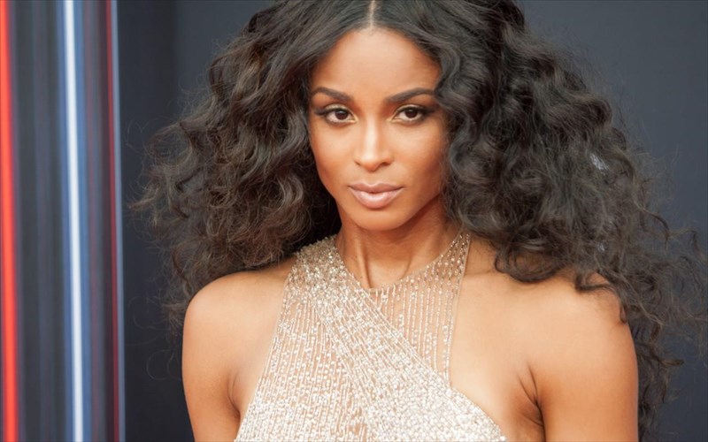 disco-fever-mia-eksairetiki-neo-retro-idea-xtenismatos-gia-episimes-anoiksiatikes-emfaniseis