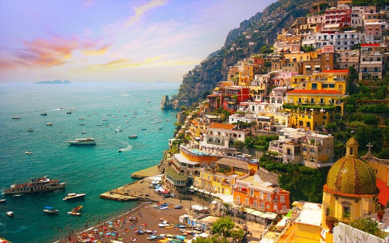 taksidi-stis-pio-omorfes-paraliakes-poleis-tou-kosmou