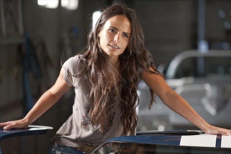 i-Jordana-brewster-epistrefei-sto-fast-kai-furious-9-furious-9