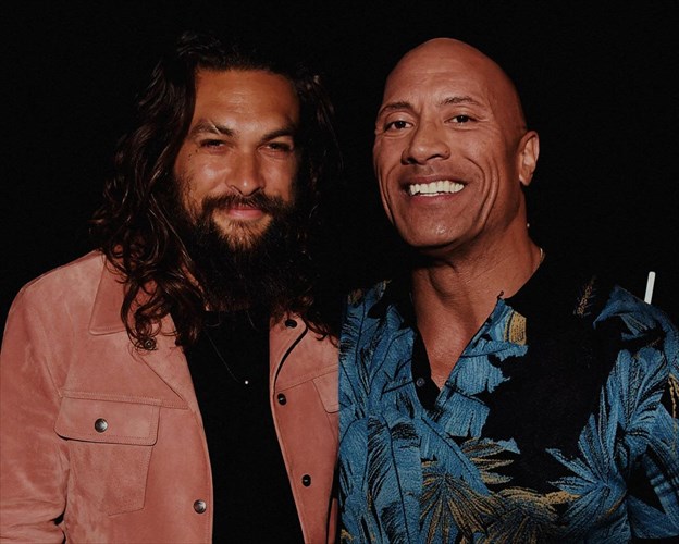 o-Jason-momoa-dilonei-oti-tha-ithele-na-paiksei-se-tainia-me-ton-dwayne-Johnson
