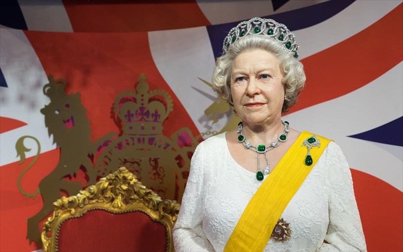 ta-7-mustika-omorfias-tis-95xronis-basilissas-elisabet-mustika-omorfias-tis-95xronis-basilissas-elisabet