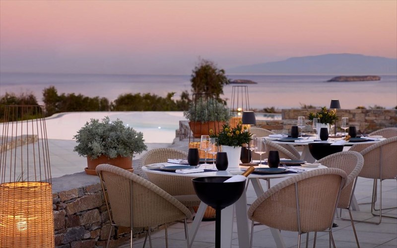 i-galazia-hytra-paros-einai-etoimi-gia-to-kalokairi