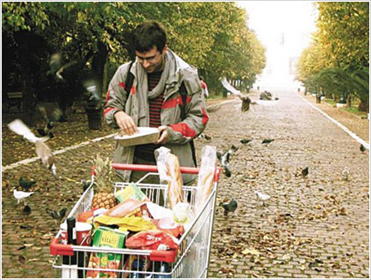 oi-mikromikades-taksideuoun-sti-drama