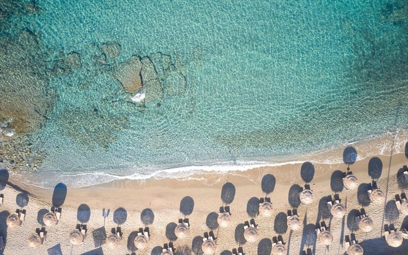 ksepername-ton-kausona-me-makroboutia-se-4-agapimenes-organomenes-paralies-tis-attikis-agapimenes-organomenes-paralies-tis-attikis