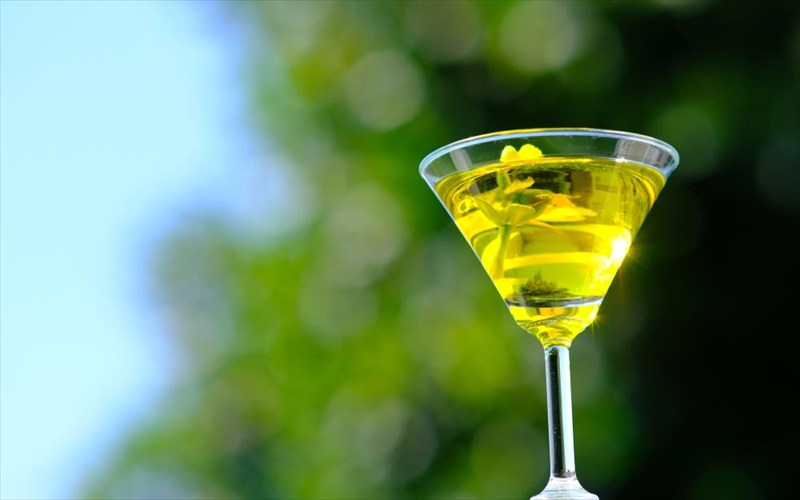 i-souidia-metatrepetai-sto-megalutero-open-bar-tou-kosmou