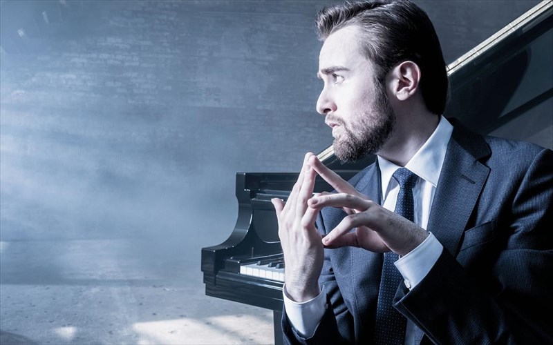 i-kratiki-orxistra-athinon-kai-o-loukas-karutinos-sunantoun-ton-ntaniil-trifonof-loukas-karutinos-sunantoun-ton-ntaniil-trifonof