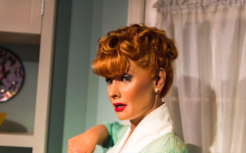 pos-i-nicole-kidman-anabiose-to-thruliko-stul-makigiaz-tis-lucille-ball-nicole-kidman-anabiose-to-thruliko-stul-makigiaz-tis-lucille-ball