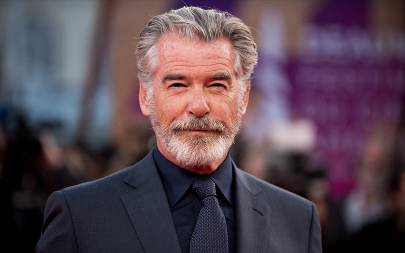 idris-elba-i-tom-hardy-blepei-o-pierce-brosnan-os-epomeno-James-bond-pierce-brosnan-os-epomeno-James-bond