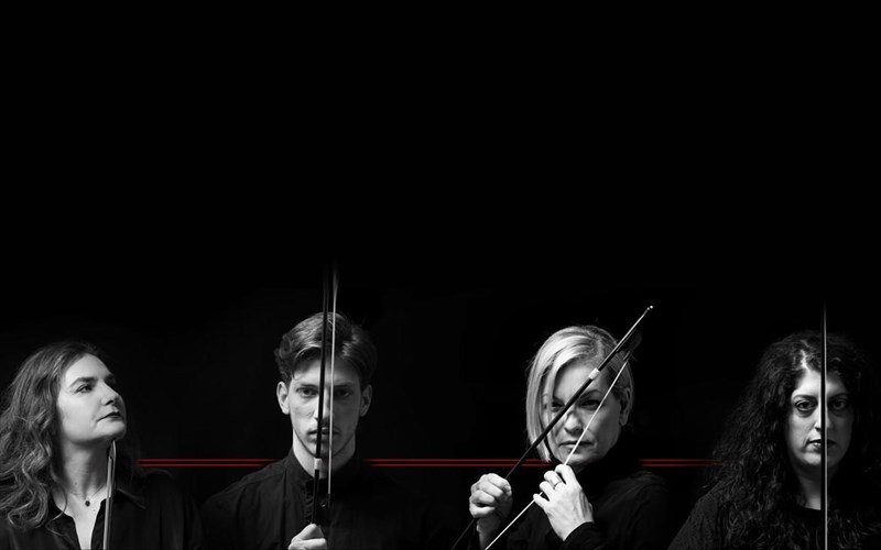 o-konstantinos-xatzis-kai-3-mousikes-afigiseis-ksenon-periigiton-stin-elliniki-epanastasi-mousikes-afigiseis-ksenon-periigiton-stin-elliniki-epanastasi