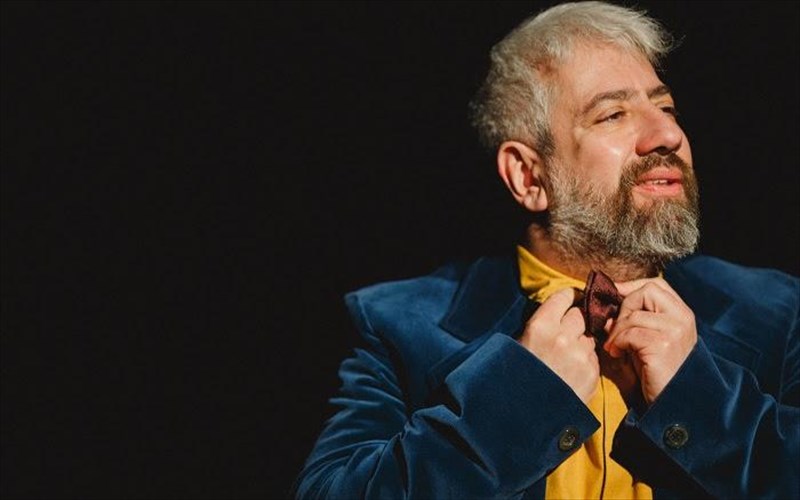 o-dimitris-fragkioglou-bgainei-apo-tin-karantina-kai-epistrefei-sti-skini