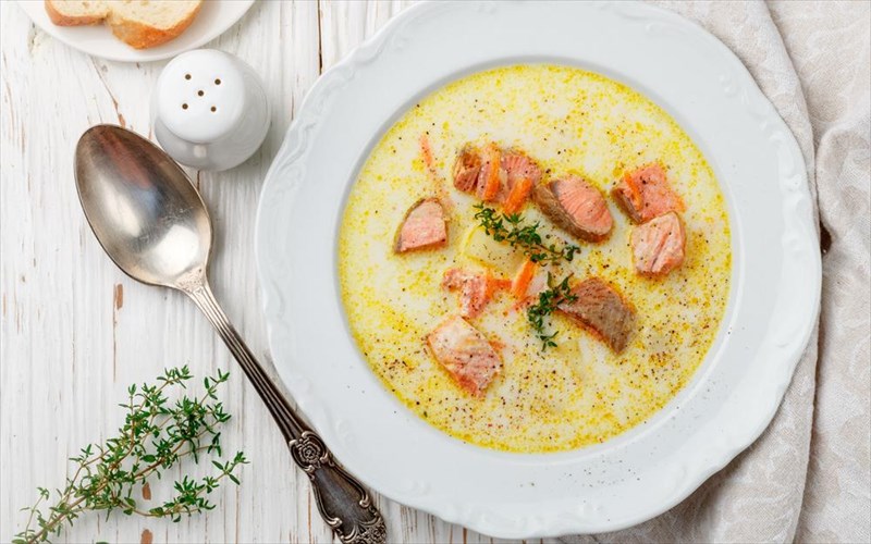 ftiakste-tin-pio-droseri-kai-aromatiki-kalokairini-psarosoupa