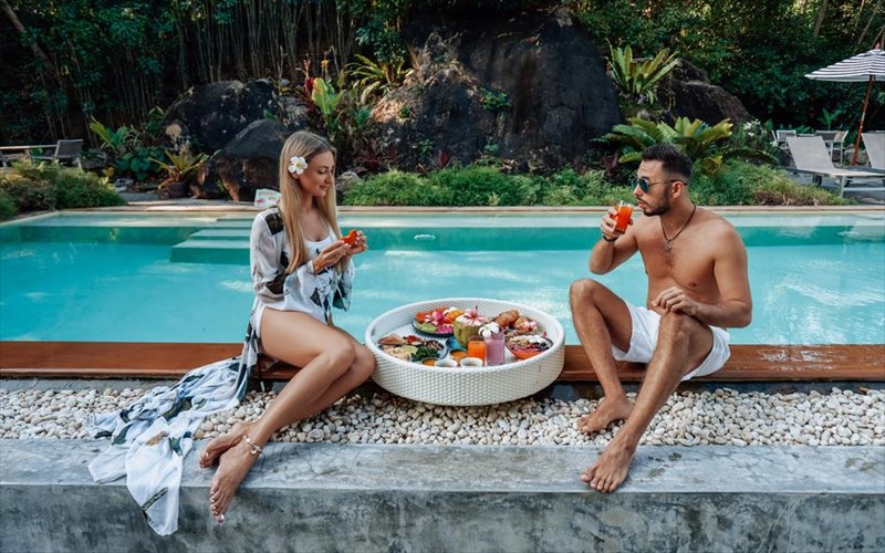 mipos-fetos-xreiazesai-all-inclusive-diakopes