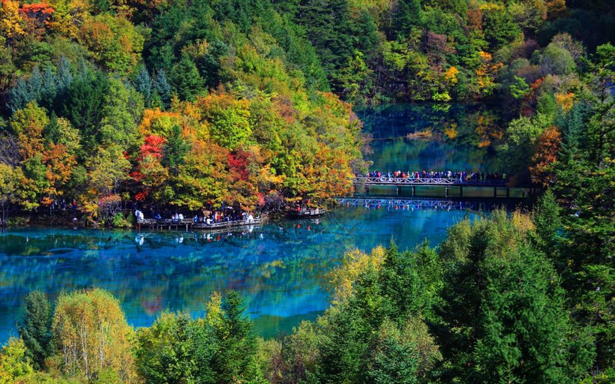 ethniko-parko-Jiuzhaigou-kina
