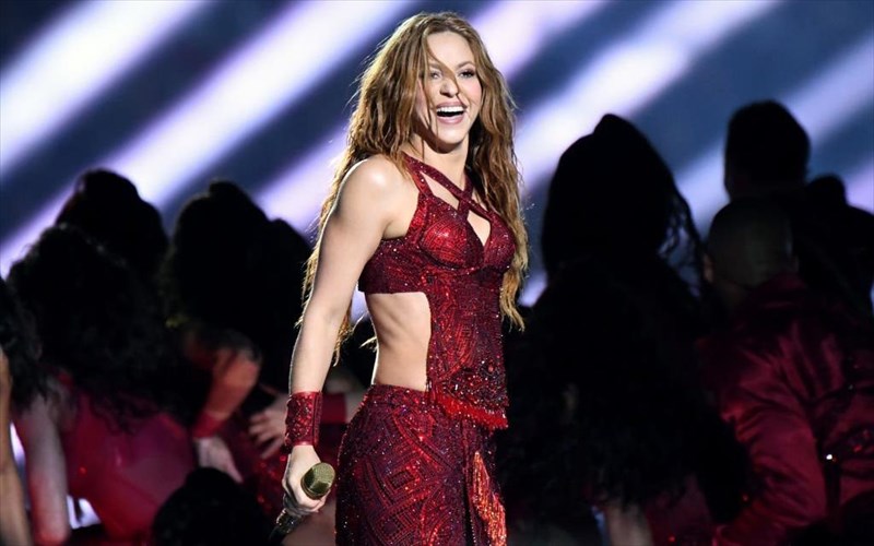 h-shakira-katigoreitai-gia-forodiafugi