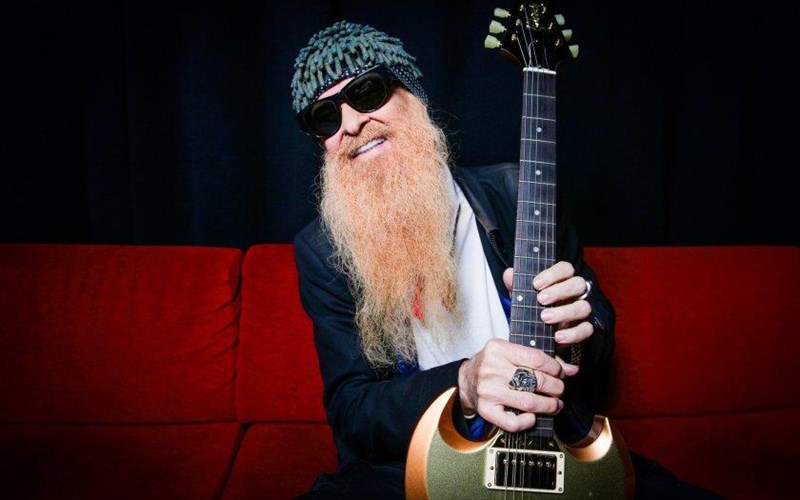 billy-gibbons-oi-zz-top-sunexizoun-kai-meta-ton-thanato-tou-dusty-hill