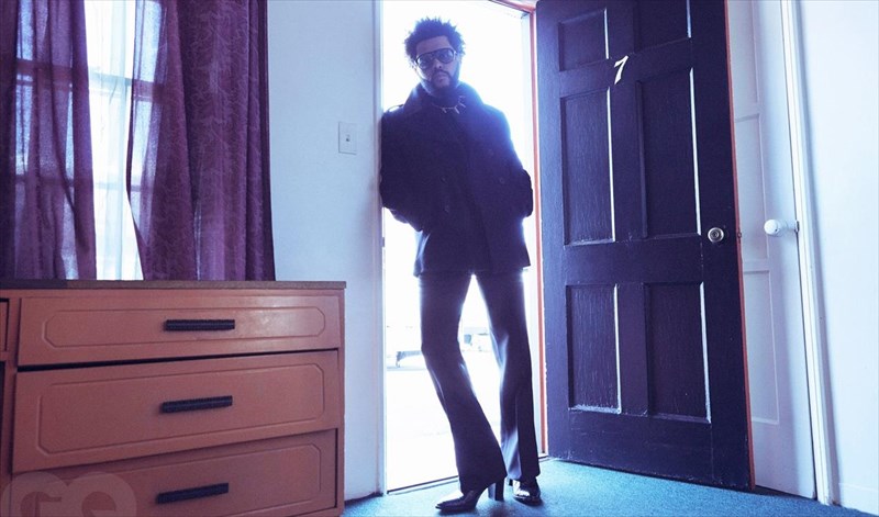 o-weeknd-kukloforei-neo-single-tin-paraskeui