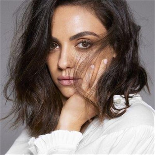 i-mila-kunis-apagoreuse-ston-suzugo-tis-ashton-kutcher-na-paei-sto-diastima