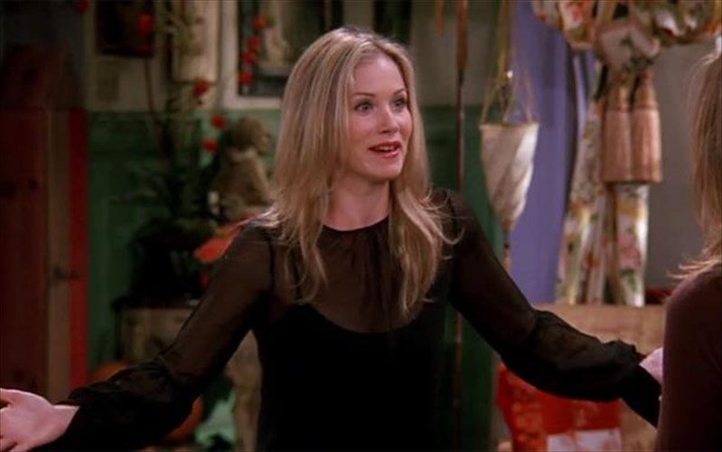 i-christina-applegate-apokaluptei-oti-pasxei-apo-sklirunsi-kata-plakas