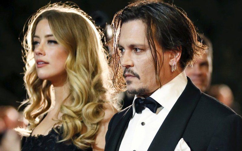 o-Johnny-depp-aisthanetai-oti-to-xoligount-ton-mpoikotarei