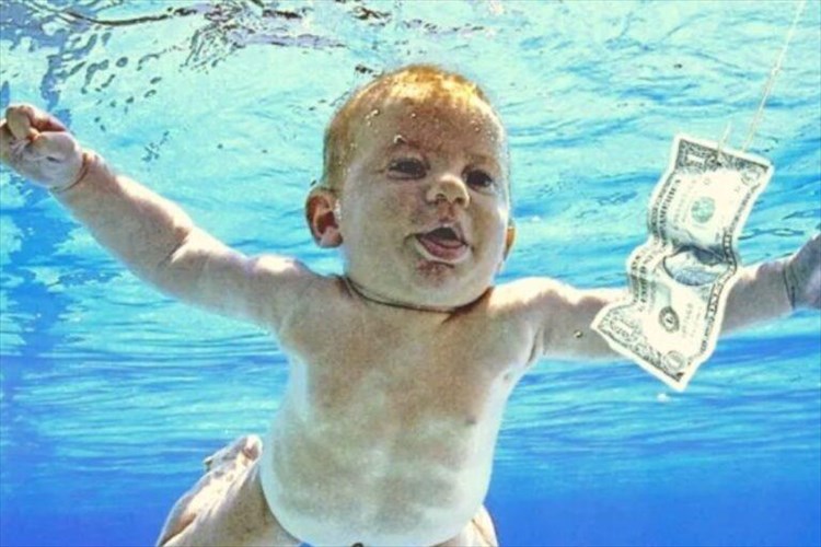 to-moro-sto-eksofullo-tou-nevermind-minuei-tous-nirvana-gia-paidiki-pornografia